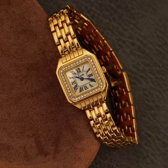 Panthere Classic Gold Crystal Stainless Steel Gold Watch - Picture 7 of 16